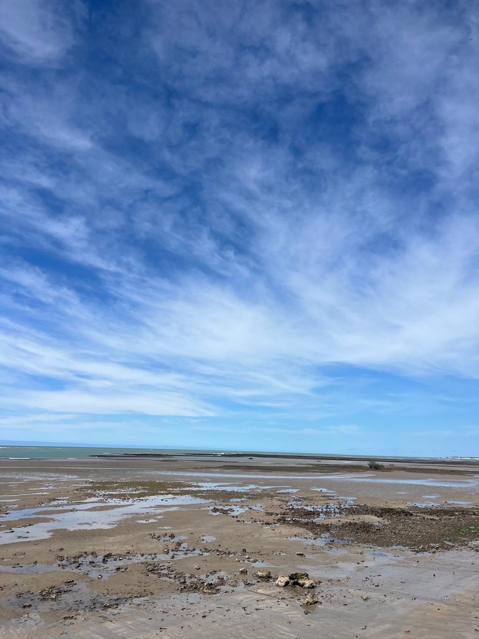 Praia em Cumuruxatiba vista na vertical